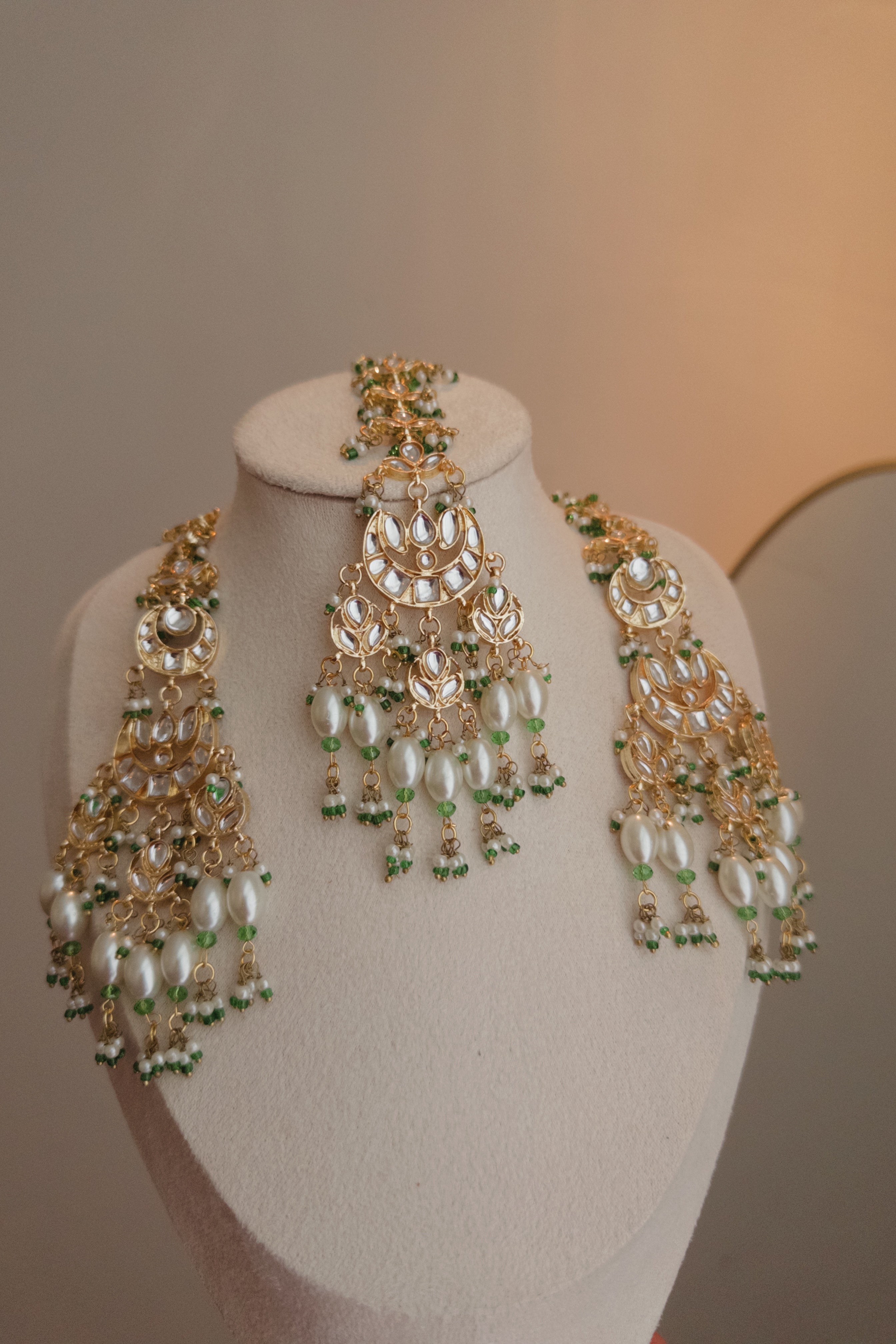Zaria Pearl Set