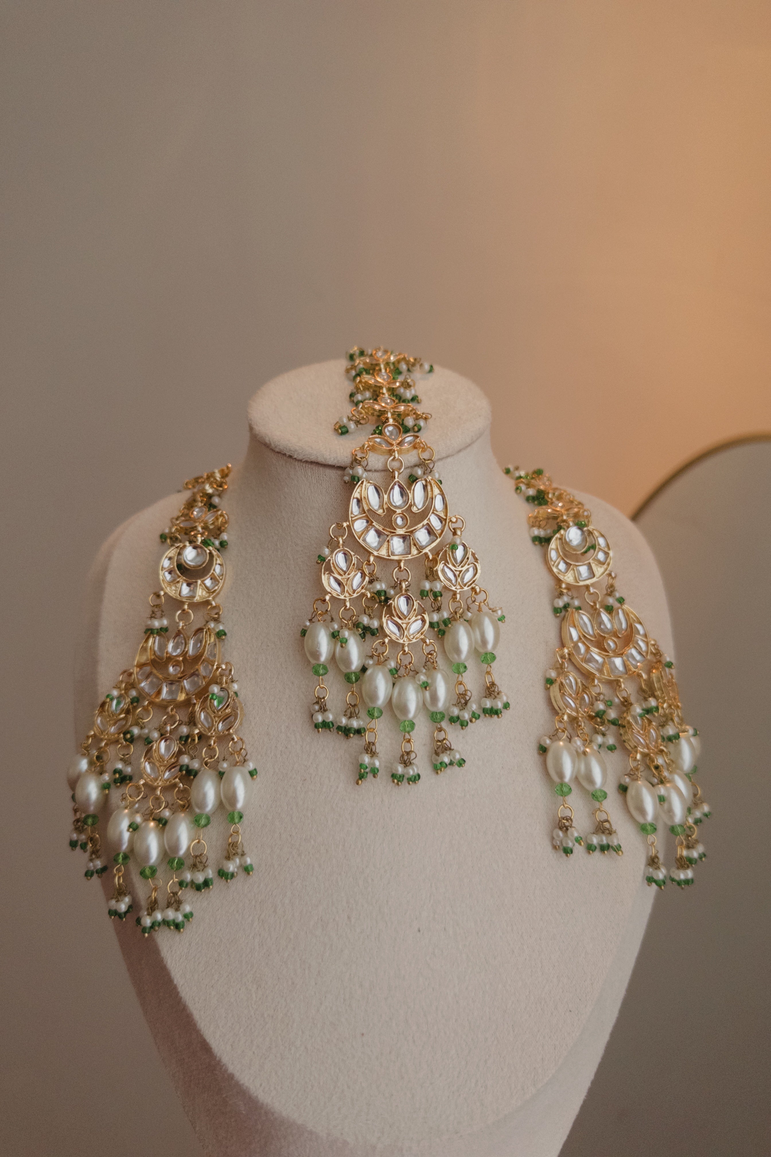 Zaria Pearl Set