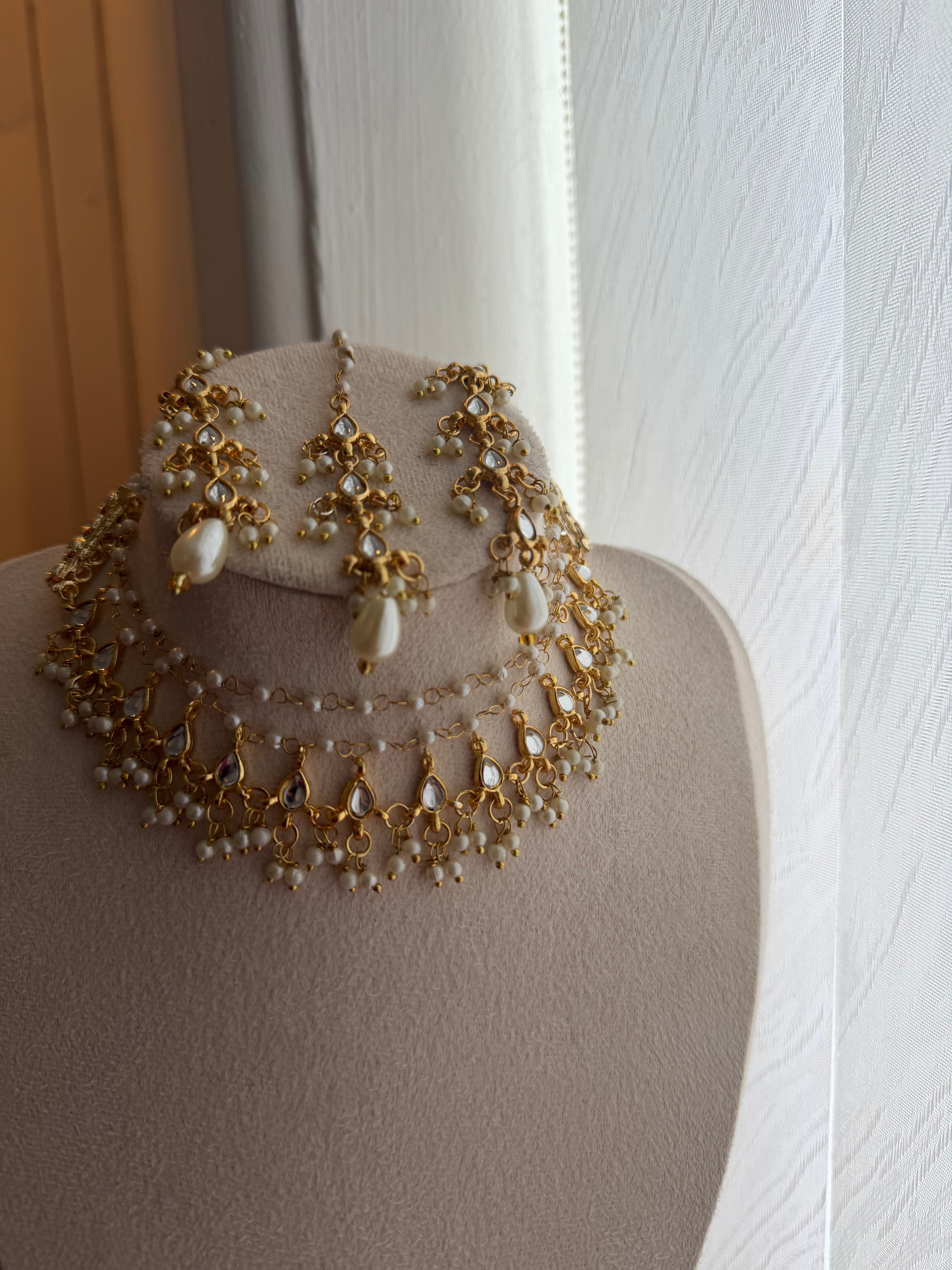 Traditional 90s Style Kundan Set