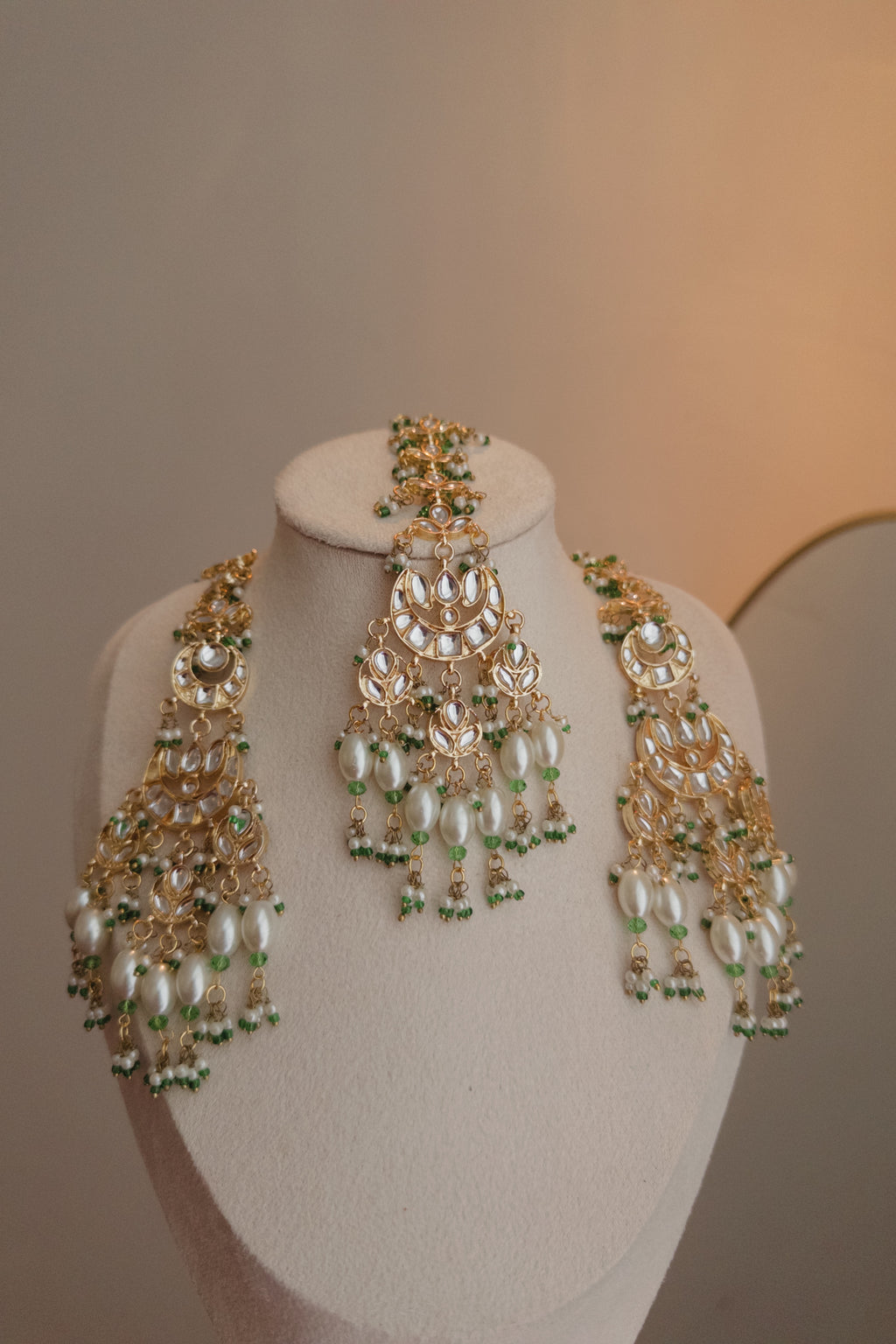 Zaria Pearl Set