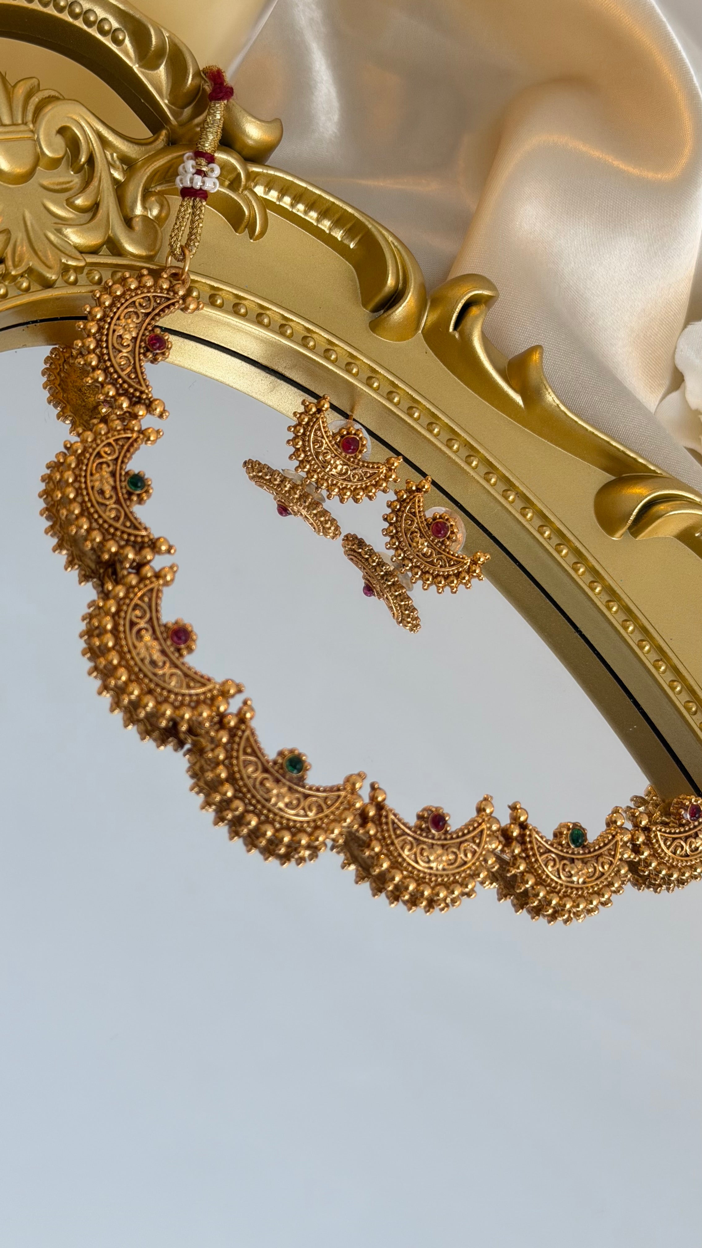 Aroha Kundan Set
